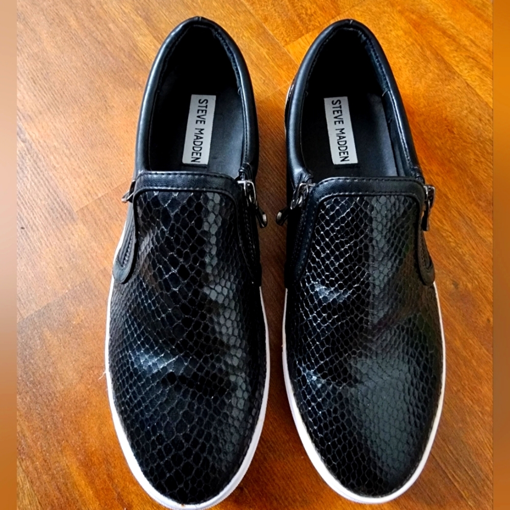 Steve Madden Glaammar Black Snake size 8 good condition #TENIS